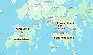 Mapa pokazuje, gdzie jest Hong Kong, z zaznaczonymi wyspami Lantau, Kowloon i Hong Kong Island, a także lotniskiem.