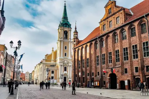 Toruń: Co zobaczyć? Gotyk, piernik, Kopernik Twój przewodnik!