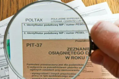 Formularz PIT-37 pod lupą. Dowiedz się, jak obliczyć podatek dochodowy wzór.