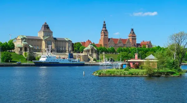 Odkryj Szczecin: Co zwiedzać? Przewodnik po atrakcjach i plan wycieczki
