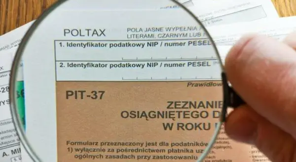 Formularz PIT-37 pod lupą. Dowiedz się, jak obliczyć podatek dochodowy wzór.