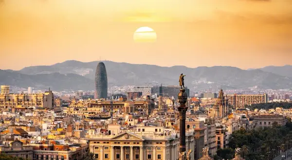 Barcelona noclegi: Gdzie spać, by Twój wyjazd był idealny?