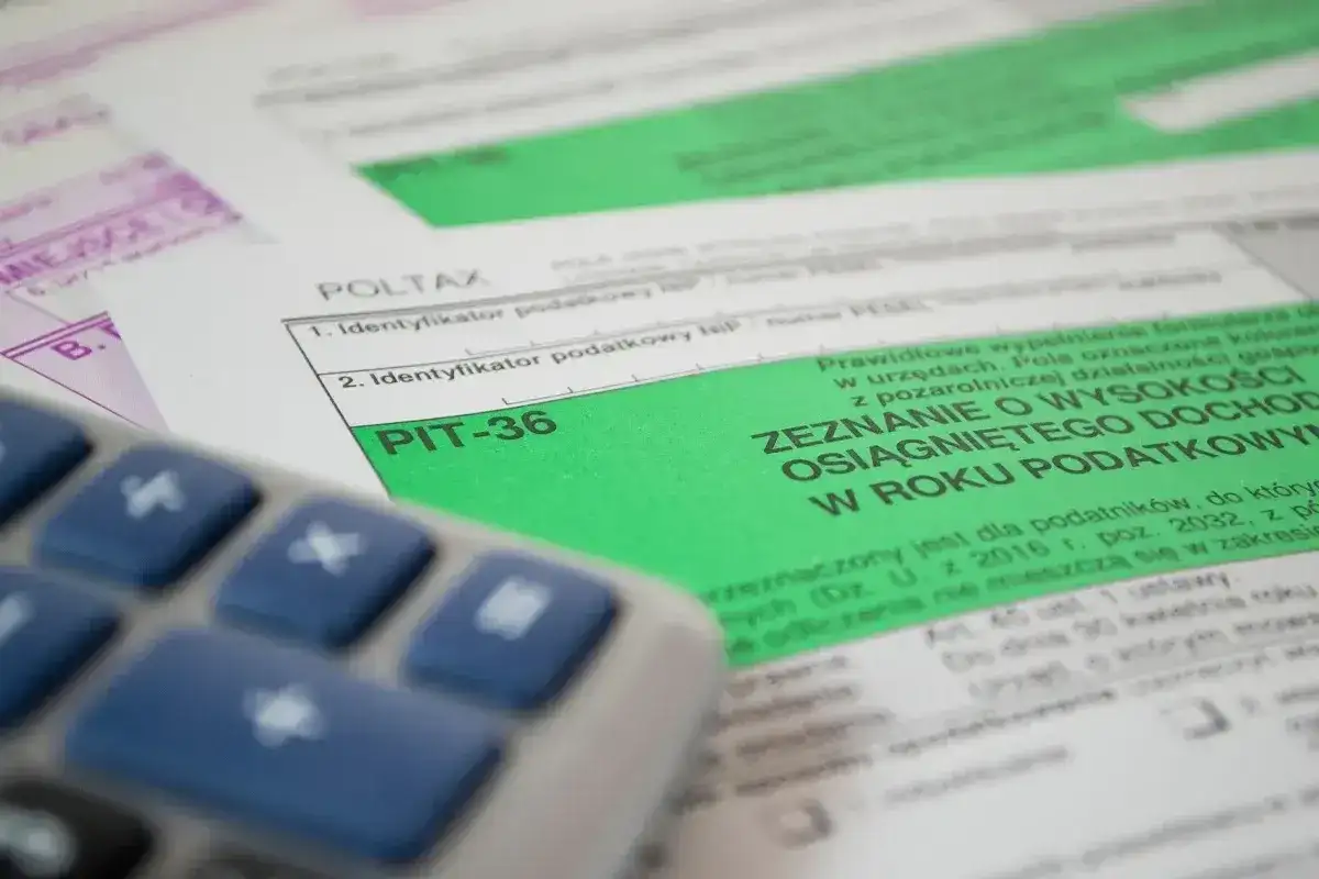 Kalkulator i formularz PIT-36. Zeznanie o wysokości osiągniętego dochodu w roku podatkowym. Działalność nierejestrowana podatek.