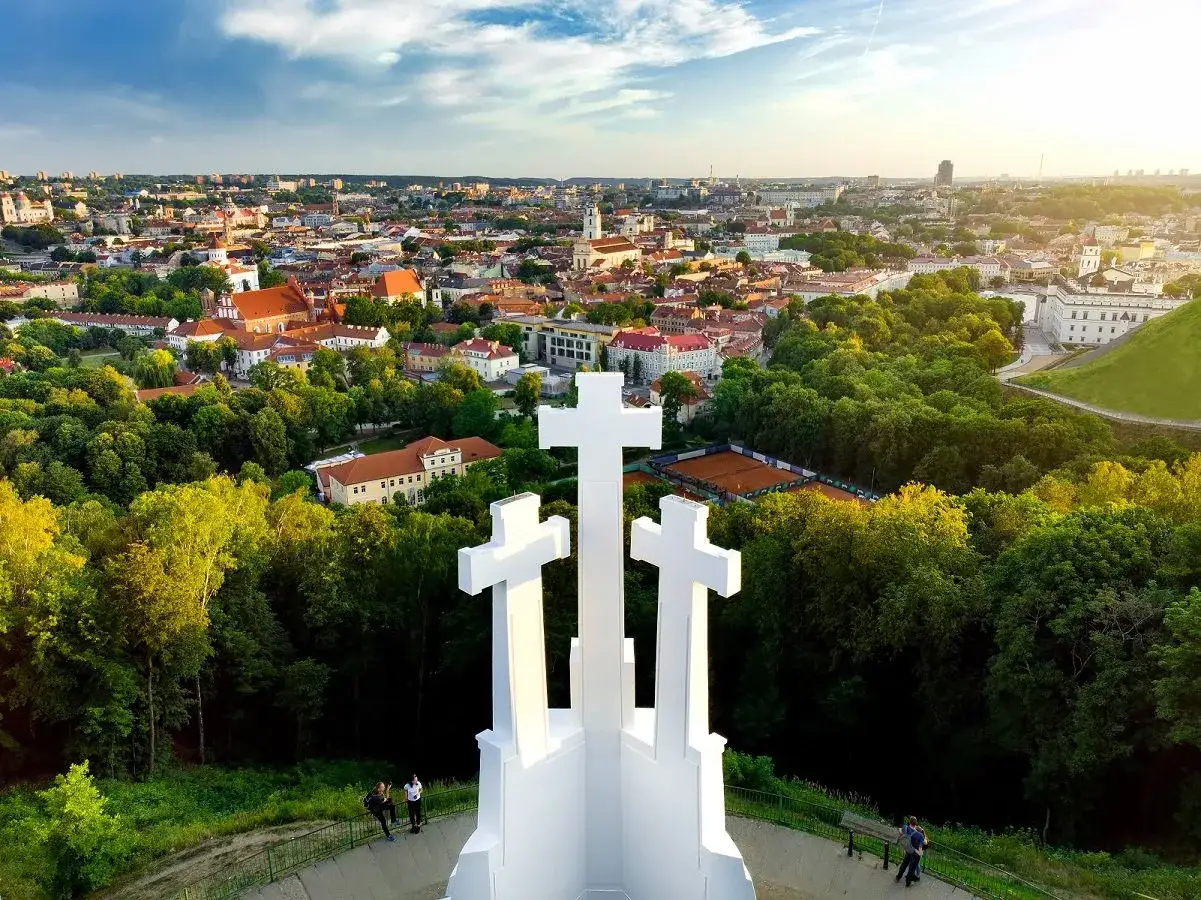 panorama Wilna z Góry Trzech Krzyży