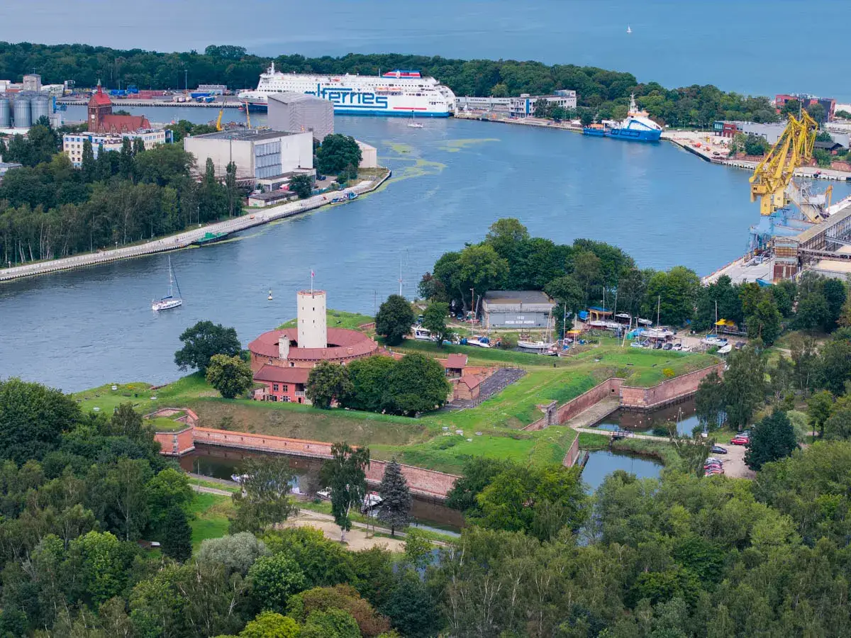 Twierdza Wisłoujście i portowe klimaty – to jedne z fajnych miejsc w Gdańsku, które warto odkryć.